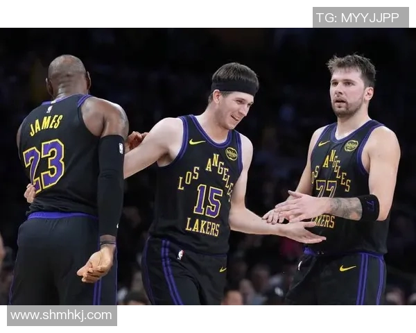 湖人负于尼克斯，遭遇三连败——赛季前景堪忧，球队问题亟待解决