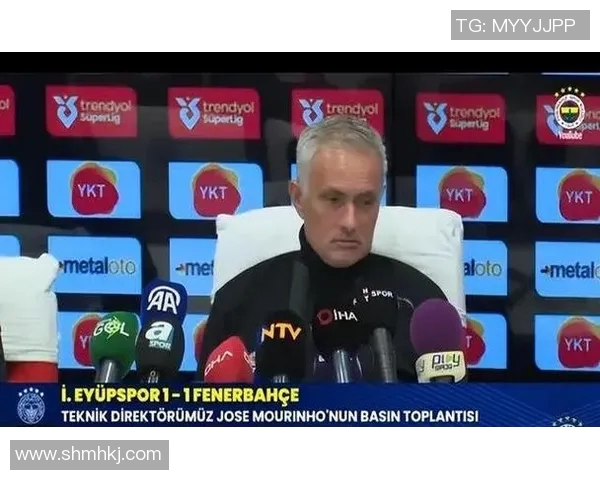 穆里尼奥赴一线看望重病球员，发表声明称将全力支持其康复